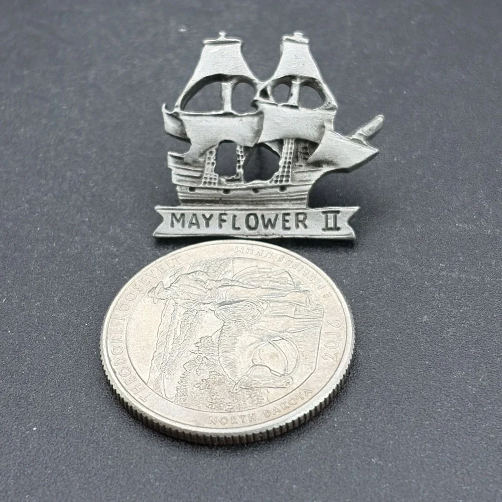 Mayflower II Ship‎ Silver Tone Lapel Hat Pin